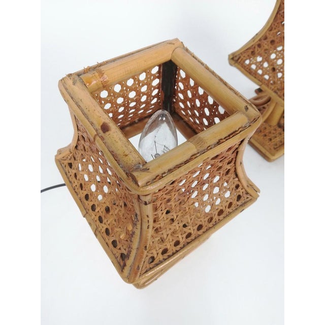 1960s Mid-Century Bedside Table Lamps in Rattan and Wicker Cane Webbing, Italy, 1960s, Set of 2 For Sale - Image 5 of 18