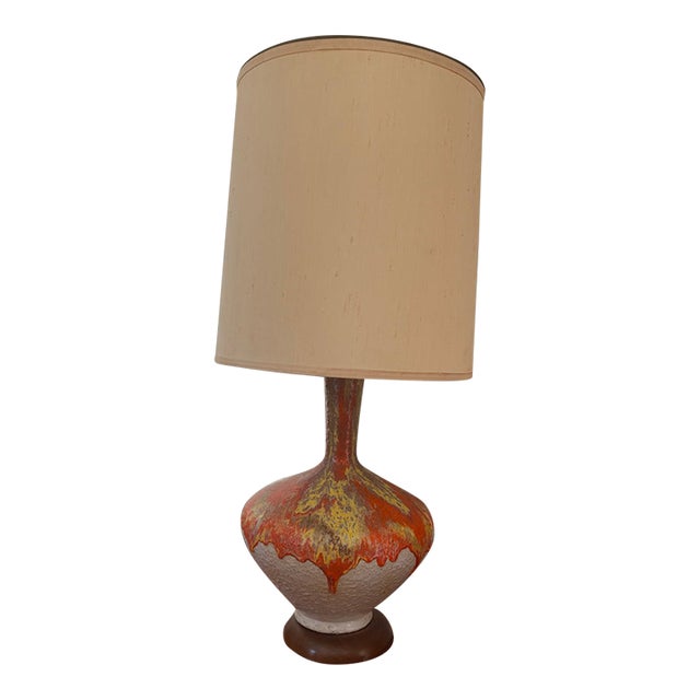 1960s Mid-Century Modern Lava Drip Glaze Ceramic Table Lamp on Walnut Base For Sale