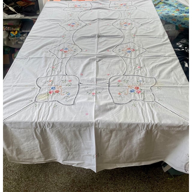 Vintage Handmade Tablecloth & 9 Napkins Set – Embroidered Floral, Crocheted Edges, Cutwork For Sale - Image 4 of 10