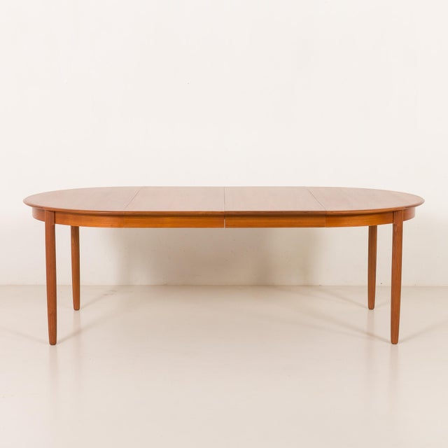 Scandinavian Round Extendable Table in Teak attributed to AB Möbelfabriken Linden, Horda, 1960s For Sale - Image 4 of 16