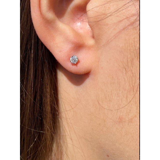 Contemporary Ladies 14K White Gold Diamond Stud Earrings, 2 Pieces For Sale - Image 3 of 3