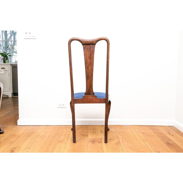 Antique Small Queen Anne Style Extendable Dining Set—Five Pieces For Sale - Image 10 of 17