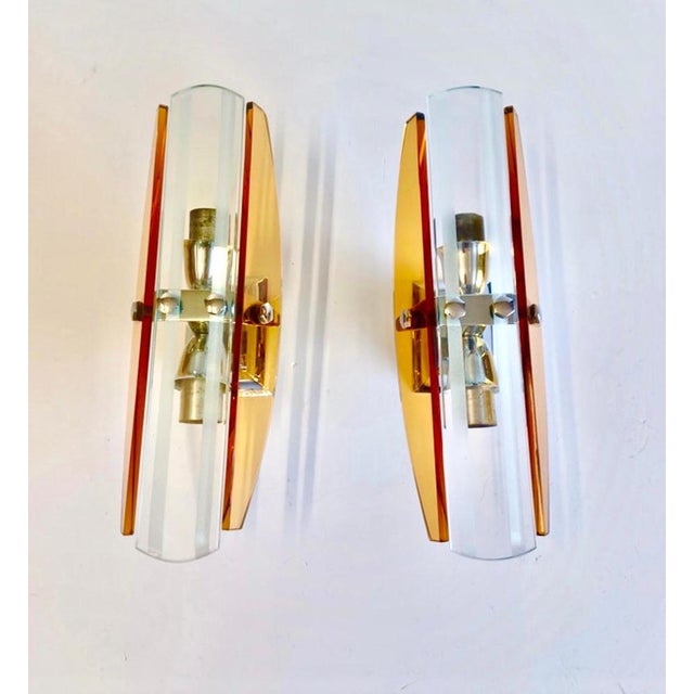 Superb pair of wall lighting by VECA with leaves glass with structure. The Design and the quality of the glass make this...