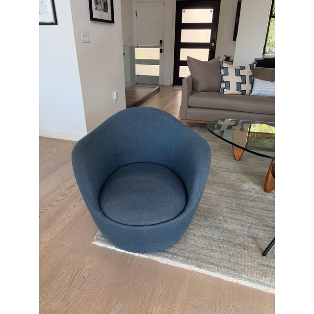 Design Within Reach DWR Lina Swivel Chairs X2 / Made in Italy / Dark Navy For Sale - Image 4 of 9