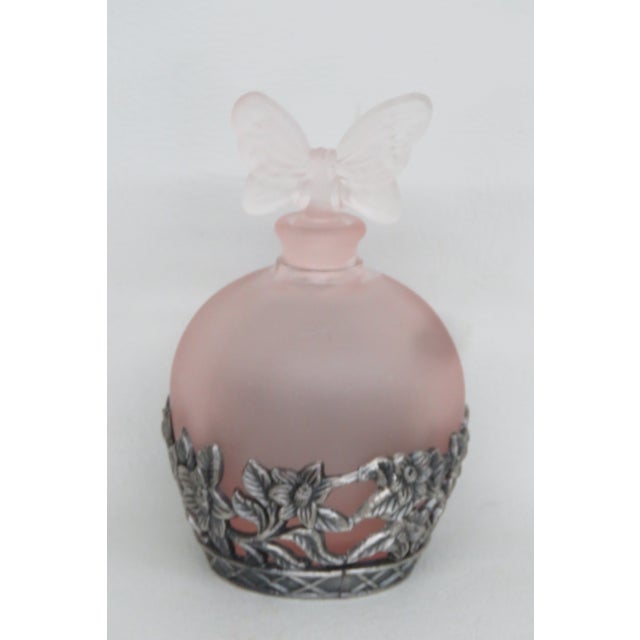 French Pink Frosted Glass Perfume Bottle Butterfly Stopper and Metal Filagree 4623b For Sale - Image 3 of 13