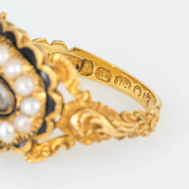 Metal Antique Georgian Era Ring circa 1825 18 Karat Yellow Gold Memorial Hair Jewellery size 7 For Sale - Image 7 of 7