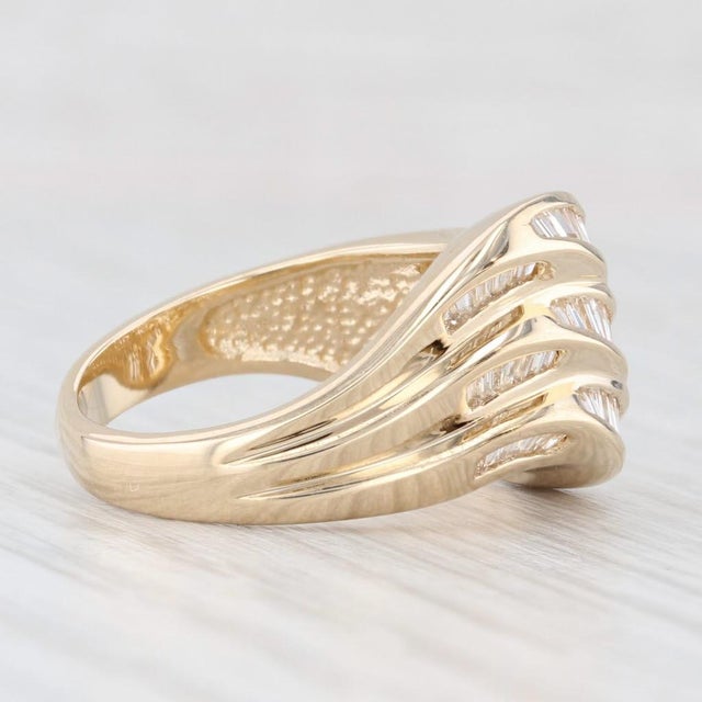 Modern 1ctw Diamond Contoured Multiband Ring 14k Yellow Gold Size 6.25 For Sale - Image 3 of 8