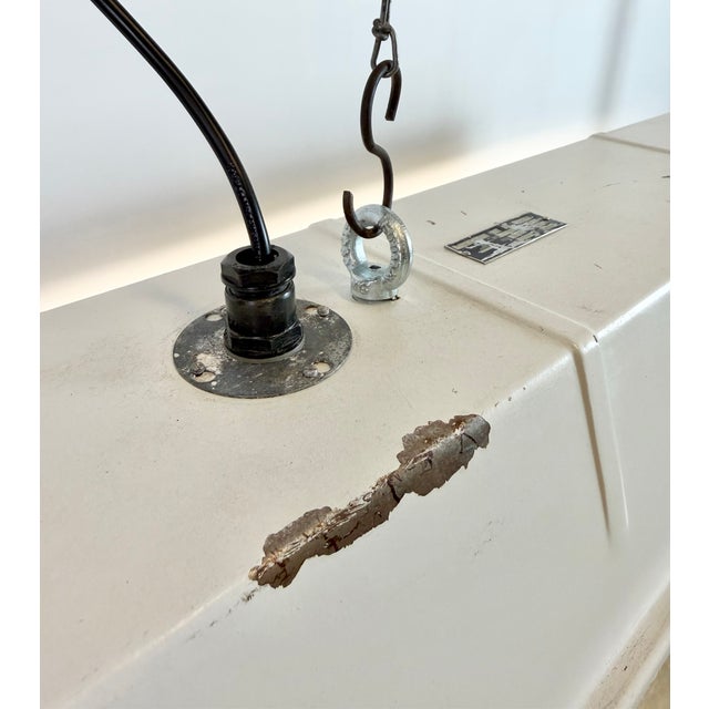 White Vintage Industrial Hanging Tube Light from Famor, 1970s For Sale - Image 8 of 18