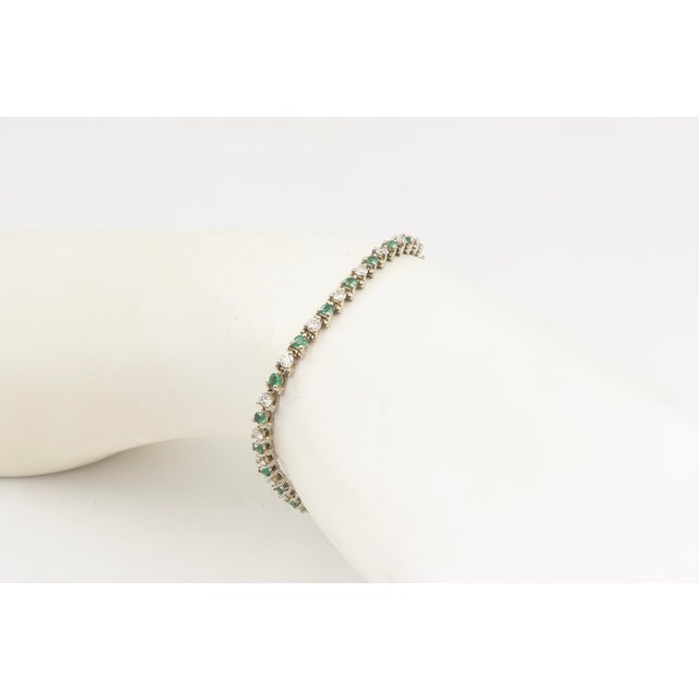 Late 20th Century Emerald and Diamond 14k White Gold Tennis Bracelet For Sale In Miami - Image 6 of 6