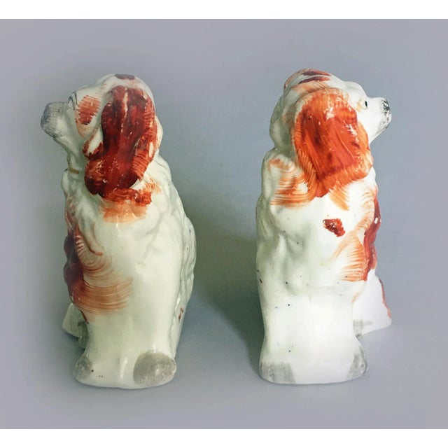 Mid 19th Century Pair of Mid 19th Century Staffordshire King Charles Spaniels For Sale - Image 5 of 9