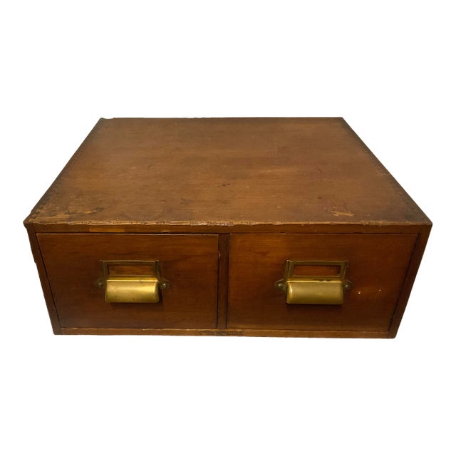 Early 20th Century Antique Oak Desktop 2-Drawer Library Card File Cabinet For Sale