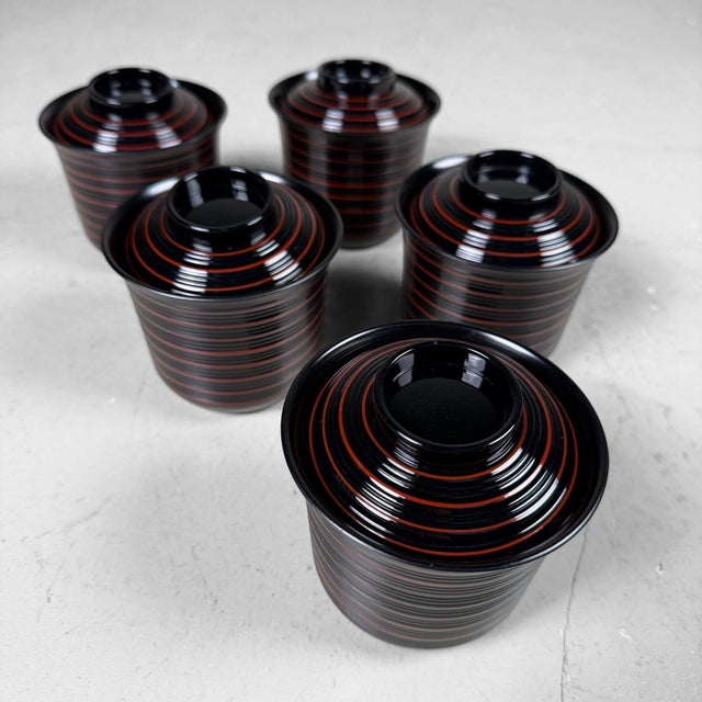 Japanese Ko-Suimono-Wan Lacquer Soup Bowls with Lids, 1970s, Set of 5 For Sale - Image 11 of 11