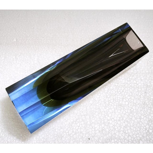 Geometric Faceted Uranium Sommerso Murano Glass Vase, Italy 1960s For Sale - Image 10 of 18