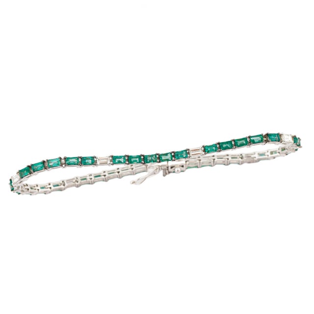 Natural emerald 3.47cts & diamond 0.63cts bracelet in 18k gold For Sale - Image 18 of 18