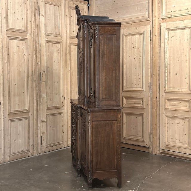 Antique Liegeois Regence Style Two-Tiered Oak Display Buffet With Clock For Sale - Image 17 of 18