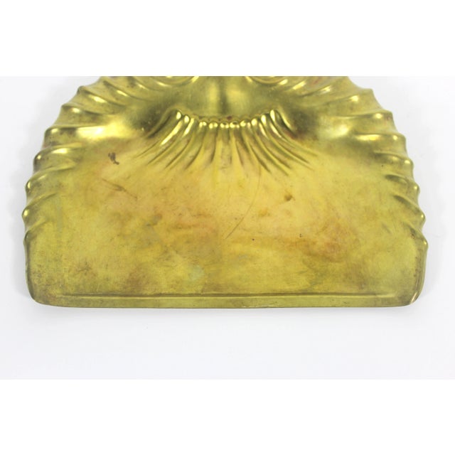 Vintage Js&s English Brass Crumb Tray Dustpan Dustpan Table or Floor Sweep Silent Butler Crumber For Sale - Image 6 of 8