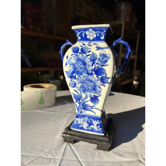 1970s 1970s Blue and White Floral Vase For Sale - Image 5 of 7