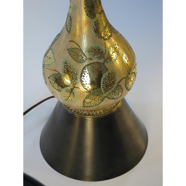 1960s Mid-Century Modern, Hollywood Regency, Gold Pottery, Atomic Age, Retro Table Lamp For Sale - Image 6 of 10