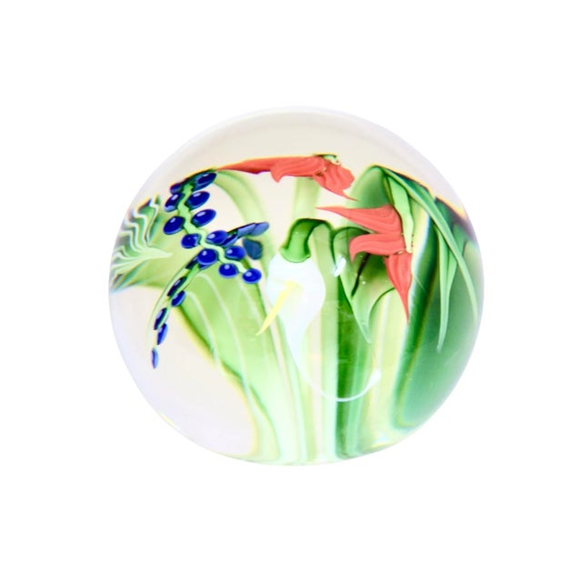 1970s Orient & Flume Vintage Art Glass Flower Paperweight For Sale - Image 5 of 8