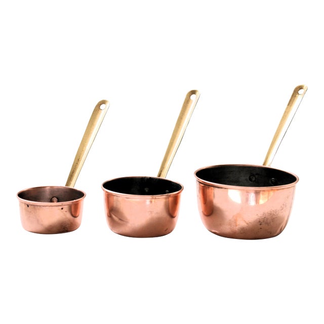 Long Handled Brass/Copper Measuring Cups S/3 For Sale