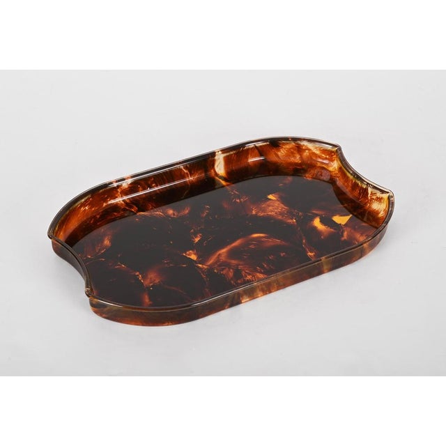 Mid-Century Modern Oval Serving Tray in Tortoiseshell Effect Acrylic Glass, Italy, 1970s For Sale - Image 12 of 15