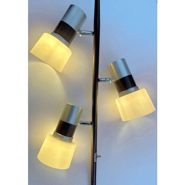 Metal Vintage 1960s Midcentury 3-Light Floor Lamp Attributed to Gerald Thurston for Lightolier ~ Silver and Brown Floor Lamp With 3-Way Switch For Sale - Image 7 of 11