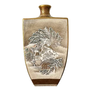 Fine Japanese Satsuma Vase with Superb Decoration by Seikozan