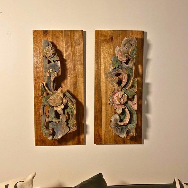 Chinoiserie Wall Art – Antique Chinese Polychrome Carved Panels, c.1920，Pair For Sale - Image 4 of 11