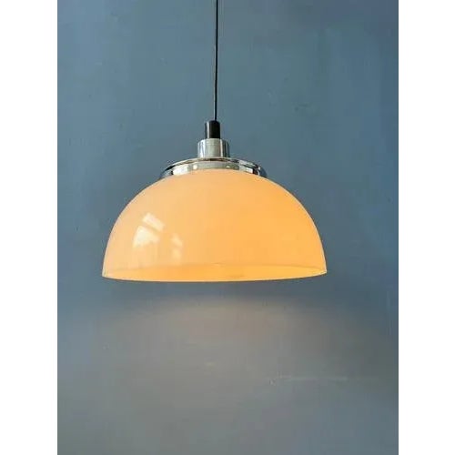 Vintage White Faro Acrylic Glass Pendant Lamp from Guzzini For Sale - Image 4 of 11