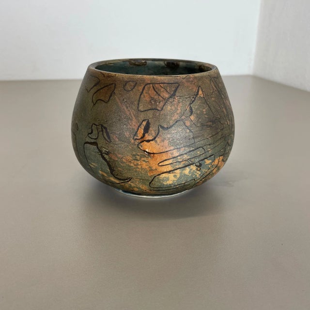 Ceramic stoneware object. Designer and producer: Gerhard Liebenthron Information: Gerhard Liebenthron, Bremen 1925-2005...