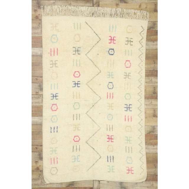 Beige Berber Moroccan Azilal Rug - 05'01 X 08'00 For Sale - Image 8 of 9