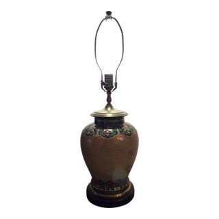 Vintage Wildwood Chinoiserie Hand-Painted Porcelain Brass Table Lamp For Sale