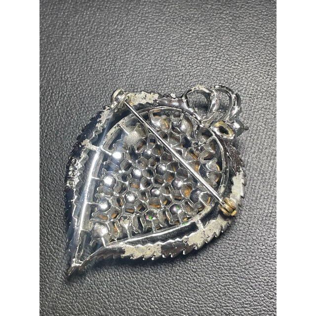 1960s 1960s Lisner Leaf/Heart Silhouette Brooch For Sale - Image 5 of 6