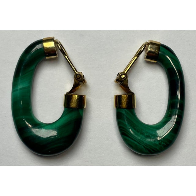 Metal 1970s Malachite and 14k Yellow Gold Elongated Hoop Earrings, a Pair - For Sale - Image 7 of 8