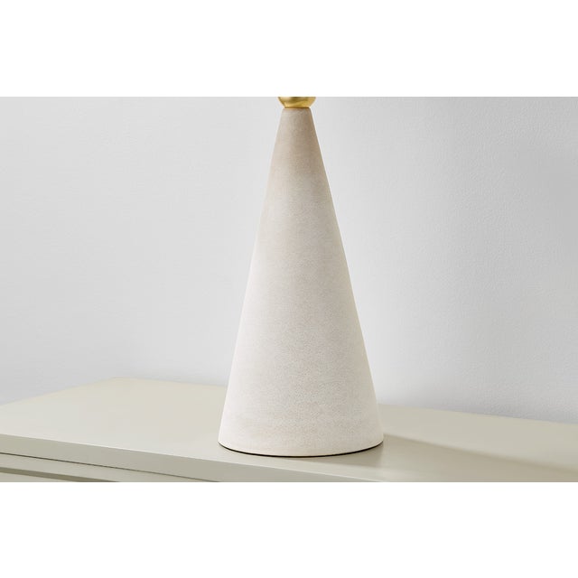 Contemporary Mitzi Perilla 22 in. 1 Light Table Lamp in Aged Brass and Ceramic Windswept White Finish For Sale - Image 3 of 4