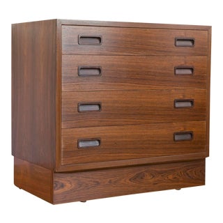 Rosewood 4-Drawer Chest - Poul Hundevad for Hundevad & Co. - 1960s Danish Modern For Sale