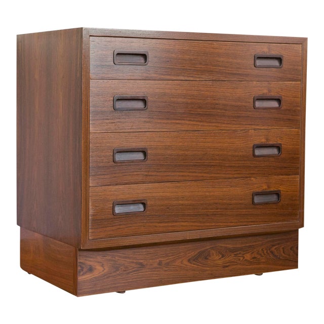 Rosewood 4-Drawer Chest - Poul Hundevad for Hundevad & Co. - 1960s Danish Modern For Sale
