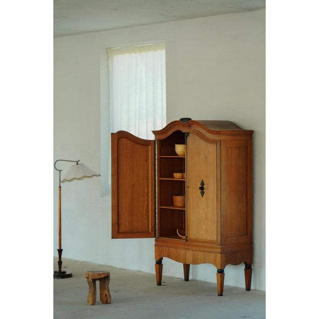 Early 20th Century Art Deco Danish Oak Cabinet with Hand-Carved Details, 1930s For Sale - Image 4 of 18
