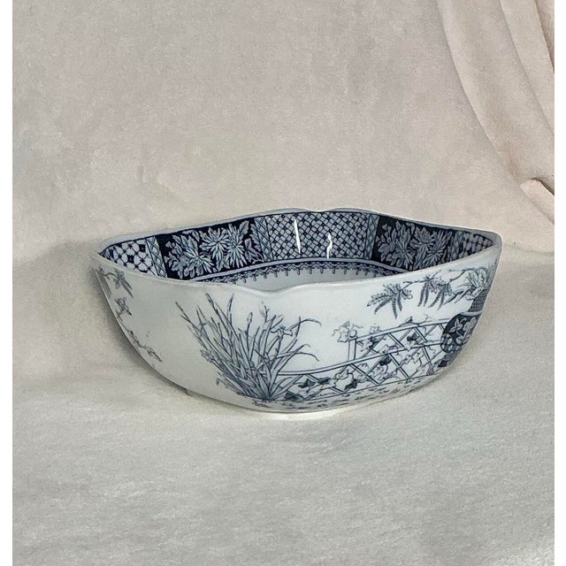Victorian Authentic Late-Victorian English Transferware Copeland Blue and White Serving Bowl For Sale - Image 3 of 12