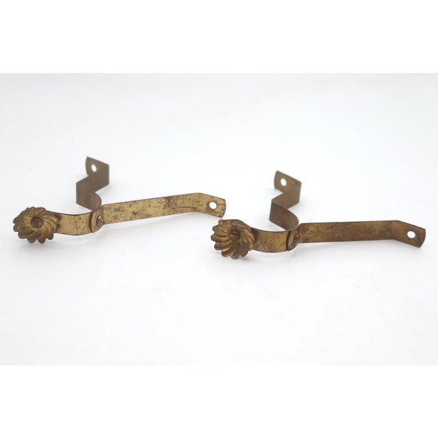 Traditional Pair of Vintage Brass Floral Curtain Rod Brackets For Sale - Image 3 of 5