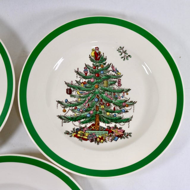 1970s Vintage Spode England "Christmas Tree" Pattern Plates - Set of 3 For Sale - Image 5 of 10