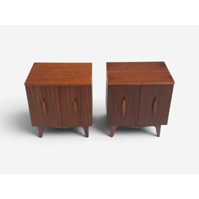Young Manufacturing, Modern Nightstands, Walnut, Usa, 1960s For Sale In New York - Image 6 of 14