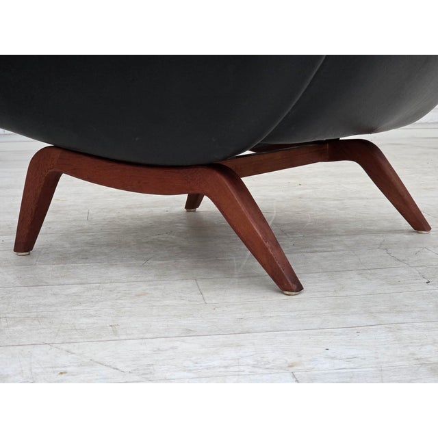 Vintage Danish Lounge Chair in Leather and Teak by Illum Wikkelsø for Søren Willadsen Møbelfabrik, 1960s For Sale - Image 14 of 18