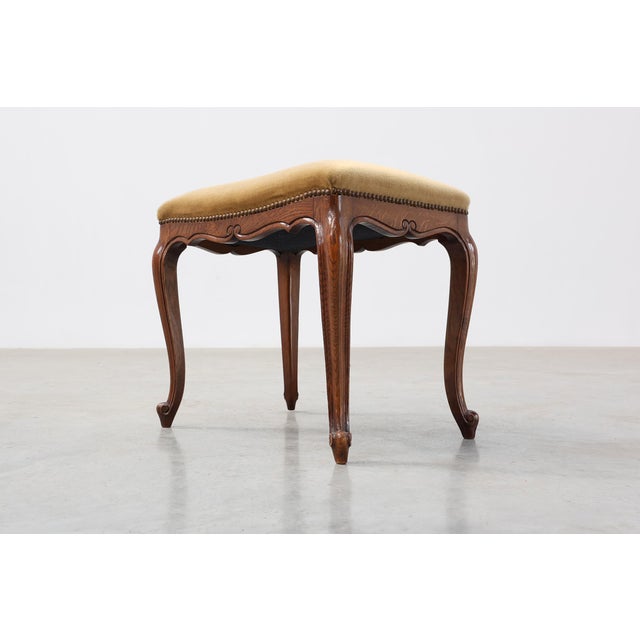 1950s Louis XV Style Walnut Stool with Cabriole Legs and Velvet Seat, France, 1950s For Sale - Image 5 of 12