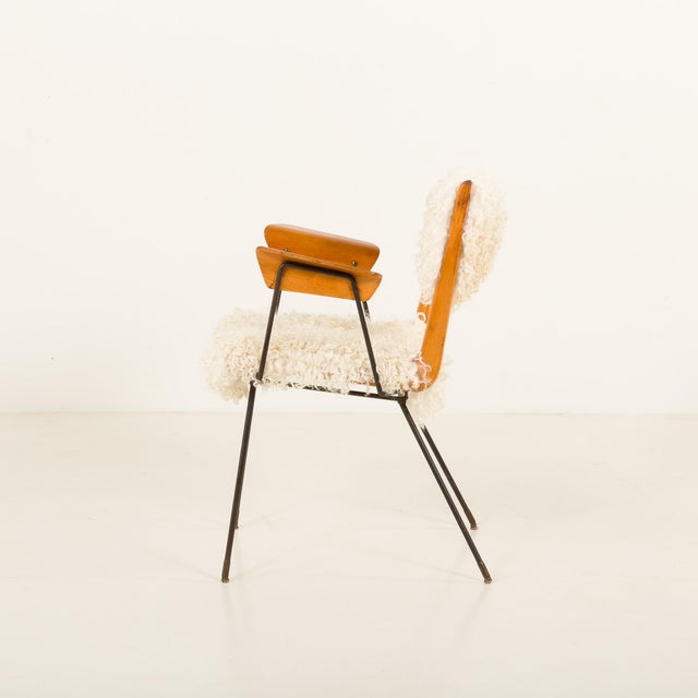 Vintage Italian Boomerang Chair in Long Hair Sheepskin, 1950s For Sale - Image 4 of 15