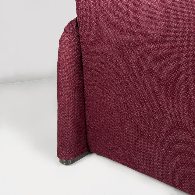 Italian Modern Burgundy Fabric Maralunga Sofa by Vico Magistretti for Cassina, 1970s For Sale - Image 13 of 14