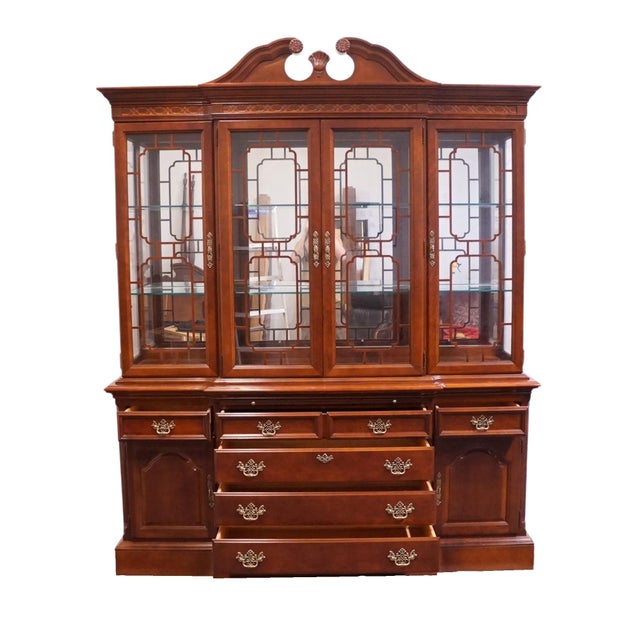 Stanley Furniture American Heritage Collection Mahogany Traditional Style 72" Buffet W. Lighted Display China Cabinet 172-11-04 / 172-11-24 For Sale - Image 9 of 18