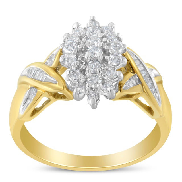 Contemporary 10K Two-Toned Round Baguette Diamond Cluster Ring (1/2 Cttw, I-J Color, I2-I3 Clarity) - Size 7 For Sale - Image 3 of 7