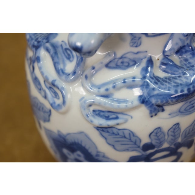 Chinese Chinoiserie Blue & White Porcelain Dragon Foo Dog Mantel Vase Urn For Sale - Image 9 of 13