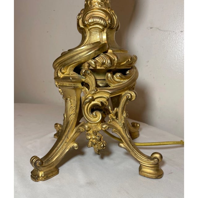 1910s 1910s Large Antique Ornate Solid Dore Bronze French Rococo Electric Table Lamp Light For Sale - Image 5 of 16